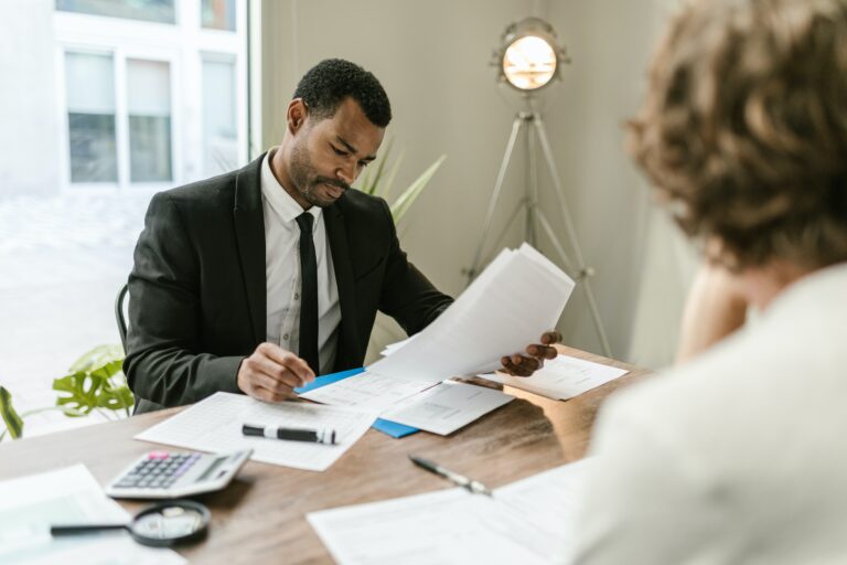 Le courtier en assurance fait gagner énormément en temps